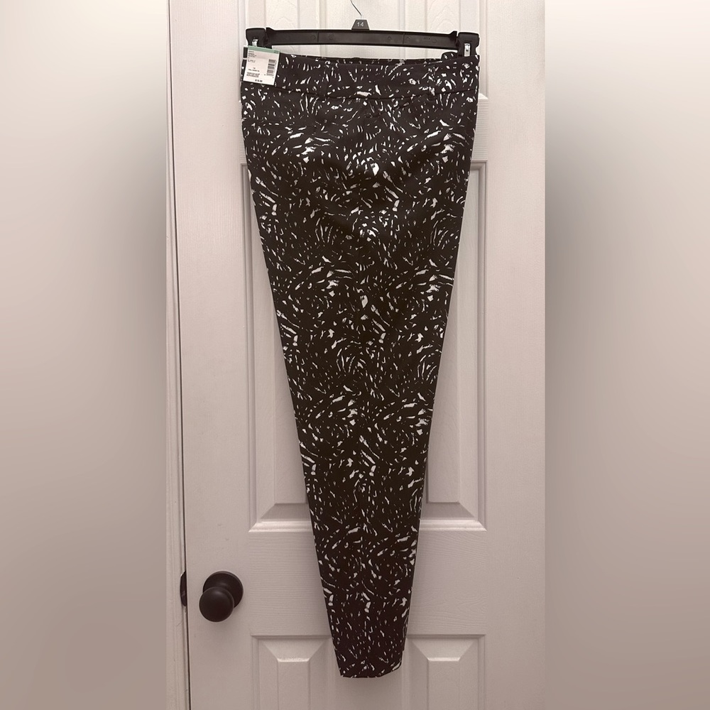 NWT Size 14 Simply Styled Skinny Black and White Twill Pants